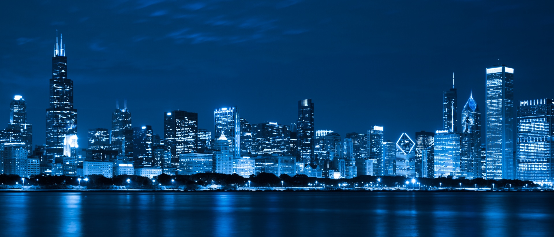 public domain image of chicago skyline at night